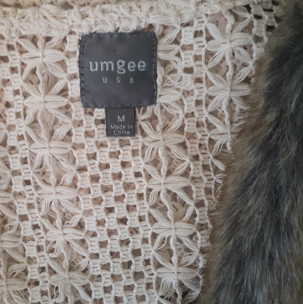 Umgee faux fur crochet vest sz medium - Picture 3 of 4